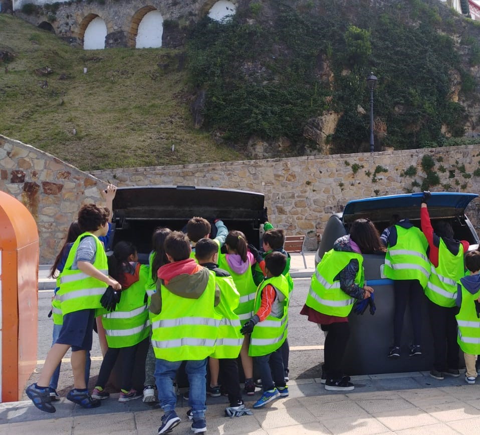 LOS COLEGIOS DE GETXO DE AGENDA 21 ESCOLAR PARTICIPAN EN UNAS JORNADAS DE LIMPIEZA