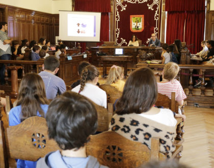 Alumnas y alumnos de Getxo presentan al Ayuntamiento el trabajo realizado en Agenda 2030 Escolar
